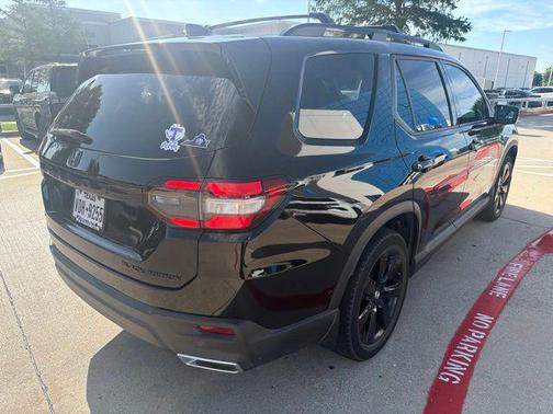 Crystal Black Pearl 2025 Honda Pilot Black Edition