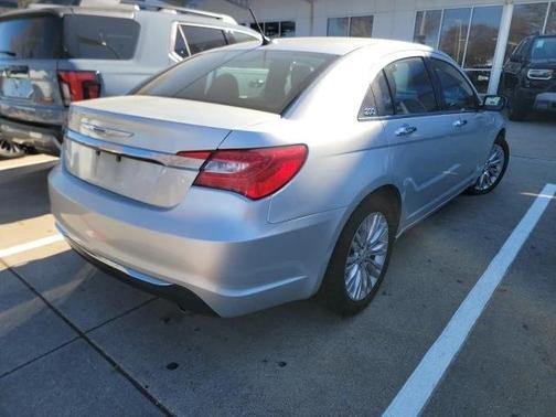 2011 Chrysler 200 Limited