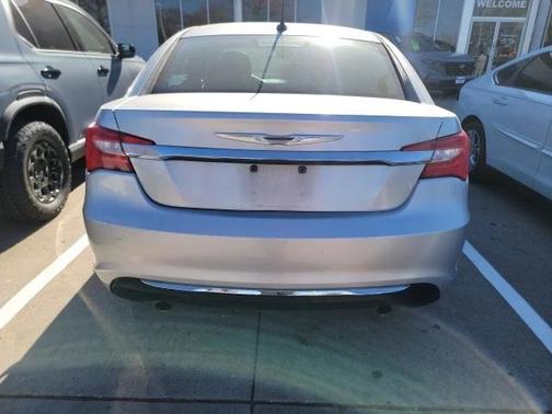 2011 Chrysler 200 Limited
