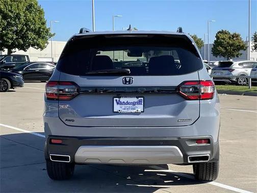 2025 Honda Pilot Touring 8-Passenger