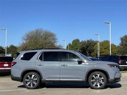 2025 Honda Pilot Touring 8-Passenger