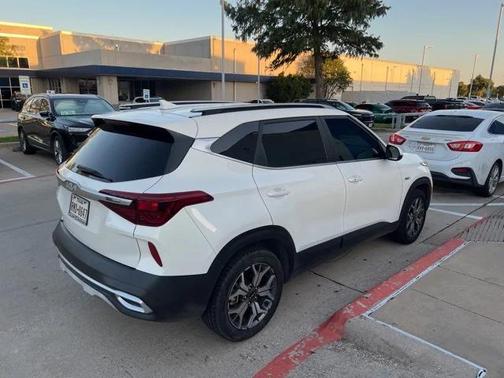 2022 Kia Seltos EX