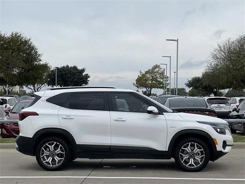 2022 Kia Seltos EX