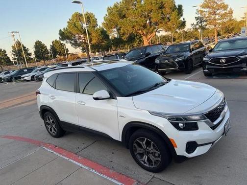 2022 Kia Seltos EX
