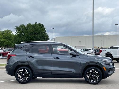 Gravity Gray 2025 Kia Seltos S