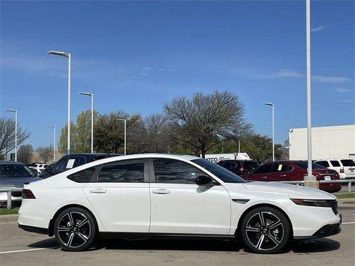 Platinum White Pearl 2026 Honda Accord Hybrid Sport