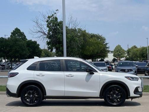 Crystal Black Pearl 2026 Honda HR-V 2WD Sport