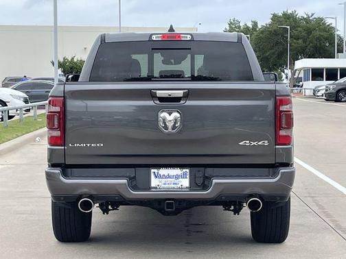 Granite Crystal Metallic Clearcoat 2022 RAM 1500 Limited
