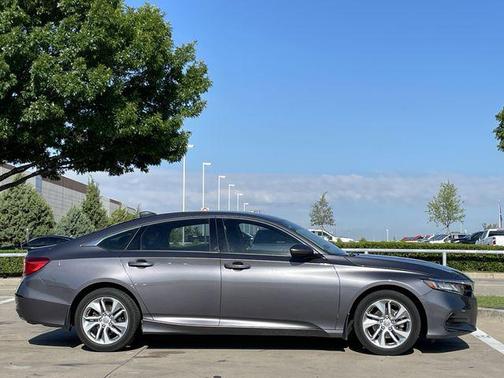 Modern Steel Metallic 2018 Honda Accord LX