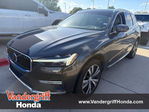 Platinum Grey Metallic 2022 Volvo XC60 B5 Inscription