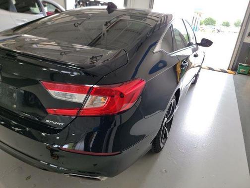 Crystal Black Pearl 2022 Honda Accord Sport 1.5T