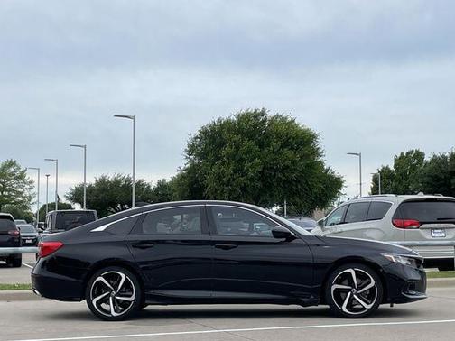 Crystal Black Pearl 2022 Honda Accord Sport 1.5T