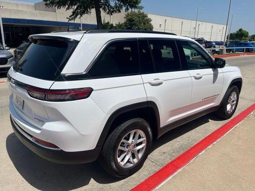 Bright White 2026 Jeep Grand Cherokee Laredo