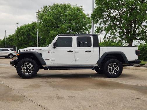 Bright White Clearcoat 2024 Jeep Gladiator Rubicon
