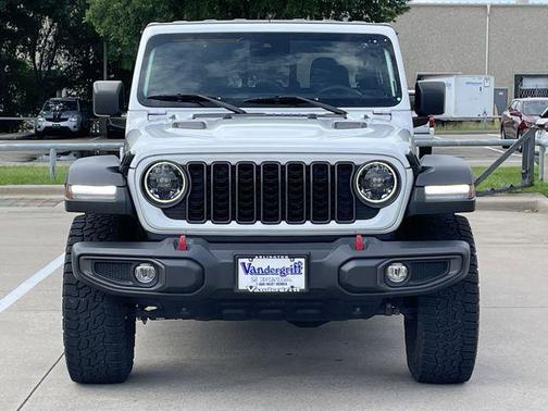 Bright White Clearcoat 2024 Jeep Gladiator Rubicon