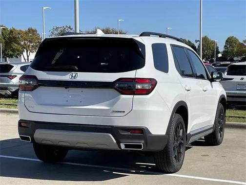 2025 Honda Pilot Touring 8-Passenger