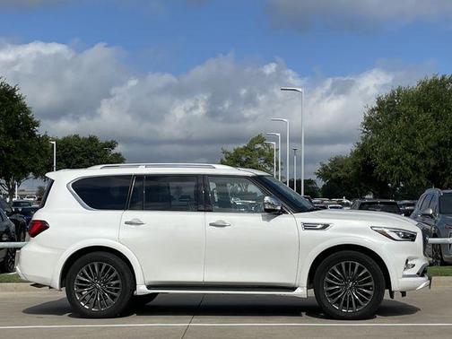 Moonstone White 2022 INFINITI QX80 SENSORY