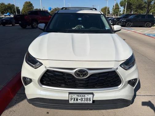 2021 Toyota Highlander LE