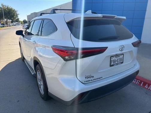 2021 Toyota Highlander LE