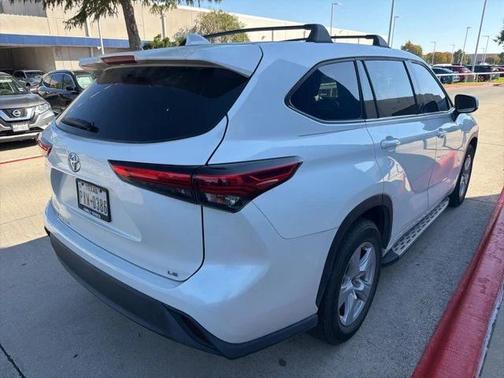 2021 Toyota Highlander LE