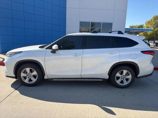 2021 Toyota Highlander LE