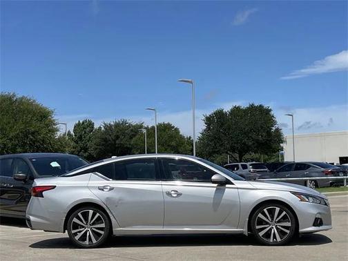 2020 Nissan Altima Platinum FWD