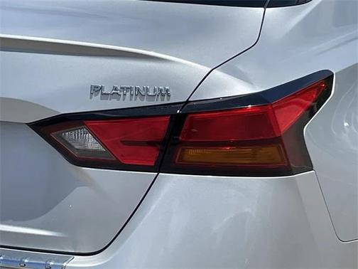 2020 Nissan Altima Platinum FWD