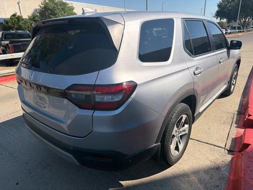 Lunar Silver 2024 Honda Pilot EX-L