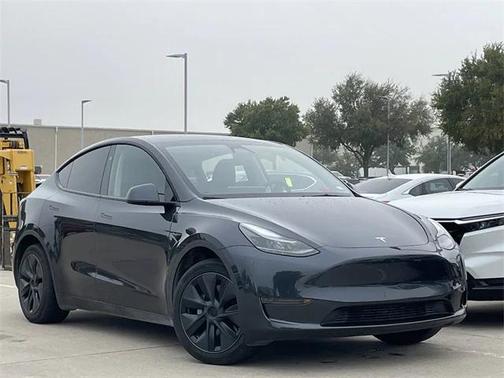 2024 Tesla Model Y Standard Range
