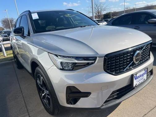 2024 Volvo XC40 B5 Core