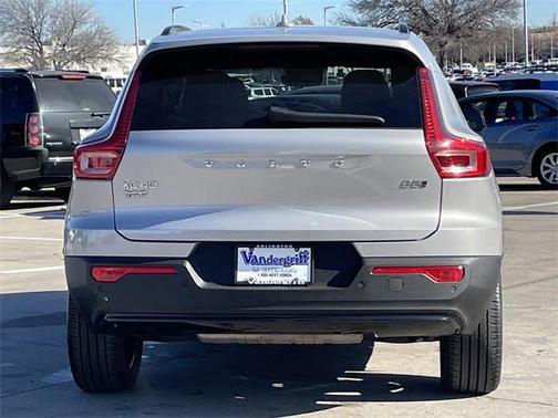 2024 Volvo XC40 B5 Core