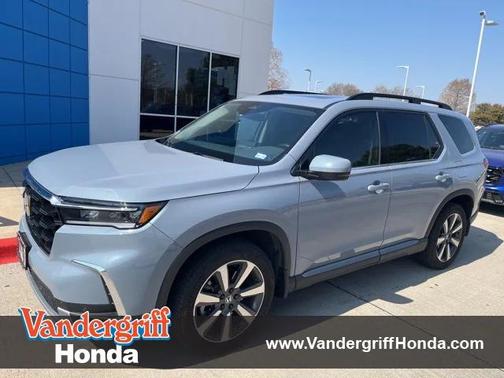 2025 Honda Pilot Touring 8-Passenger