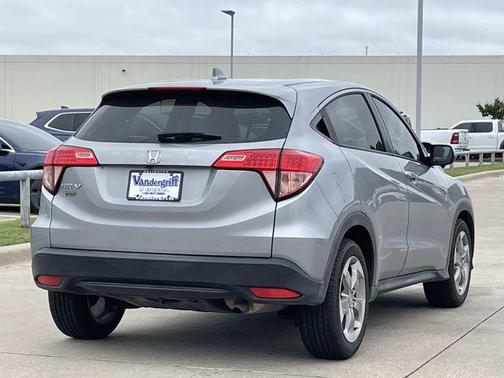 Lunar Silver 2017 Honda HR-V LX