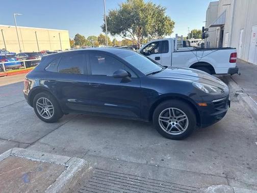 2017 Porsche Macan Base
