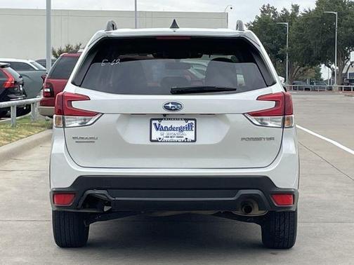 Crystal White Pearl 2024 Subaru Forester Premium