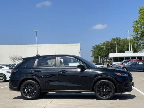 Crystal Black Pearl 2025 Honda HR-V AWD Sport