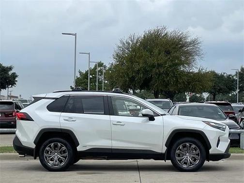2023 Toyota RAV4 Hybrid XLE Premium