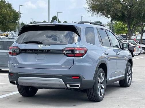 2025 Honda Pilot Touring 8-Passenger
