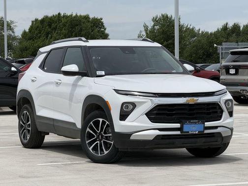 Summit White 2025 Chevrolet Trailblazer LT