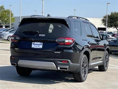 2025 Honda Pilot Touring 8-Passenger