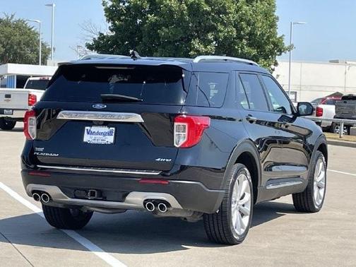 Agate Black Metallic 2022 Ford Explorer Platinum