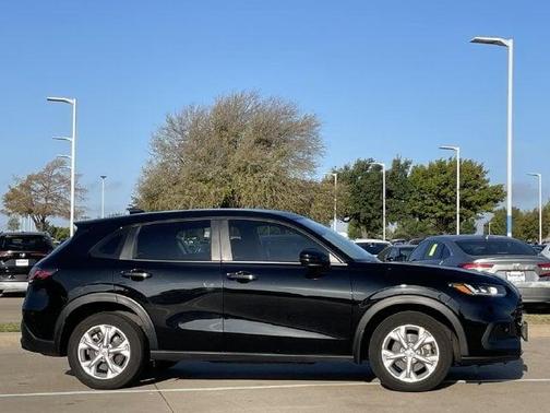 Crystal Black Pearl 2024 Honda HR-V LX