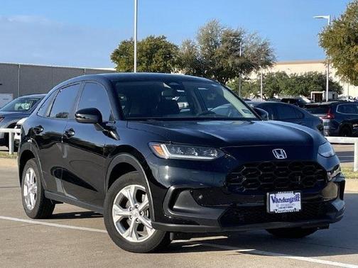 Crystal Black Pearl 2024 Honda HR-V LX