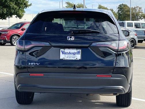 Crystal Black Pearl 2024 Honda HR-V LX