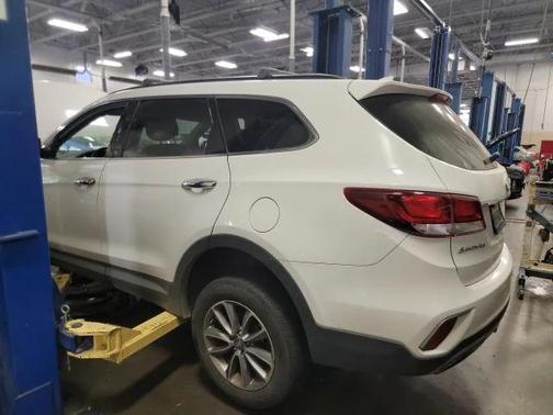 2017 Hyundai SANTA FE SE