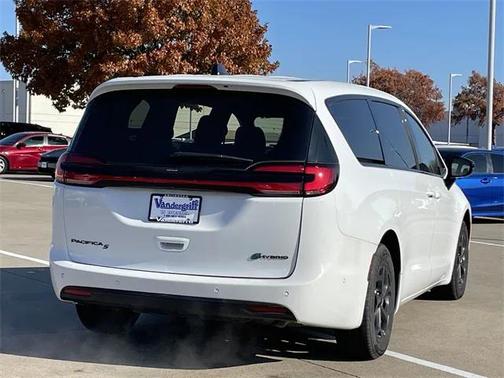 2024 Chrysler Pacifica Hybrid S Appearance Pkg