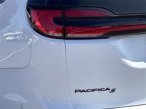 2024 Chrysler Pacifica Hybrid S Appearance Pkg