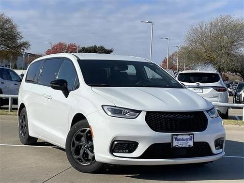 2024 Chrysler Pacifica Hybrid S Appearance Pkg