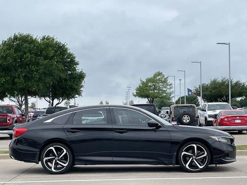Crystal Black Pearl 2022 Honda Accord Sport SE 1.5T