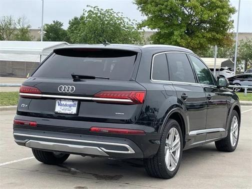 2022 Audi Q7 55 Premium Plus